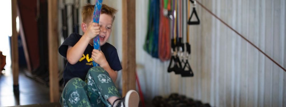 A kid on the rope