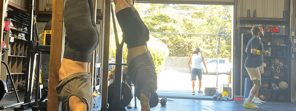 Handstand on the rig